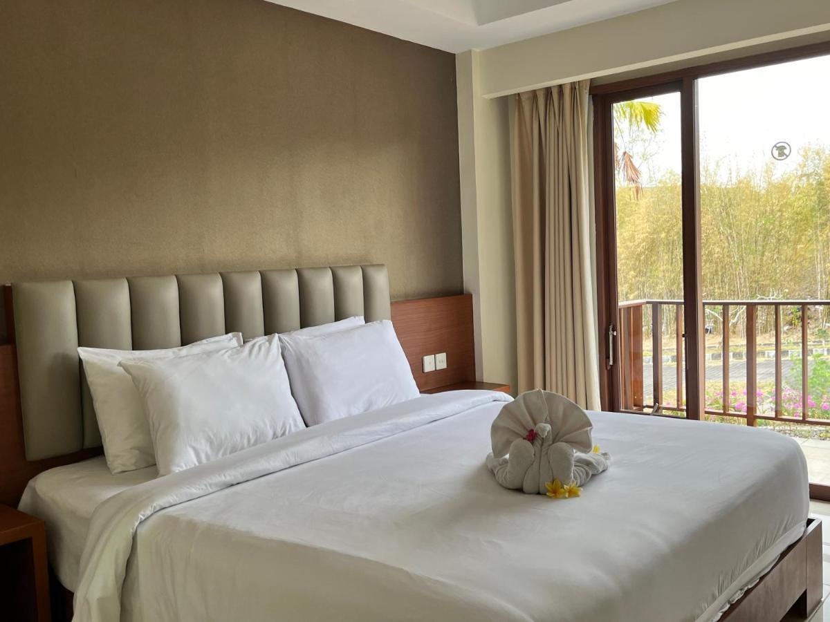 Uluwatu New Kuta Hotel מראה חיצוני תמונה