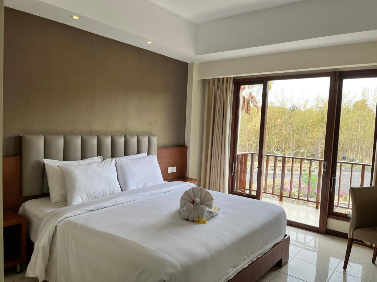 Uluwatu New Kuta Hotel מראה חיצוני תמונה